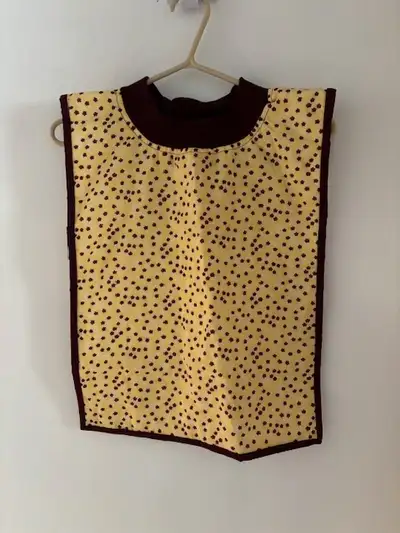Cover-up / Apron Maroon collar, View more