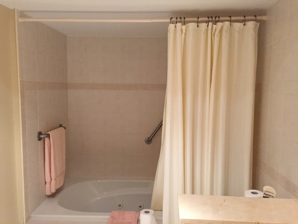 Spacious 2BR Walkout Basement Apartment Prime Location Newmarket 4