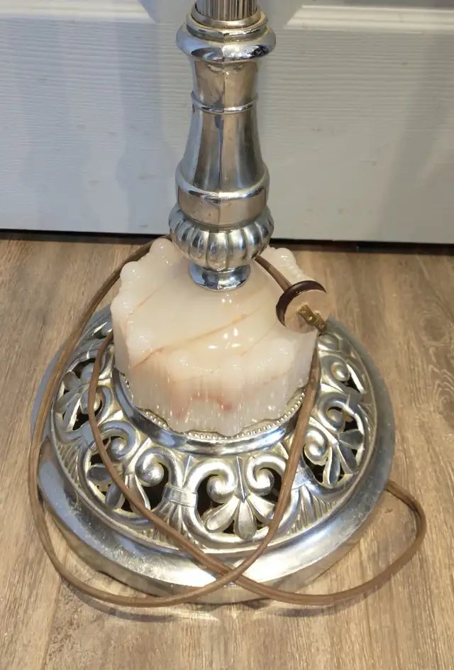 Vintage 1930s chrome floor lamp in Indoor Lighting & Fans in Ottawa - Image 4