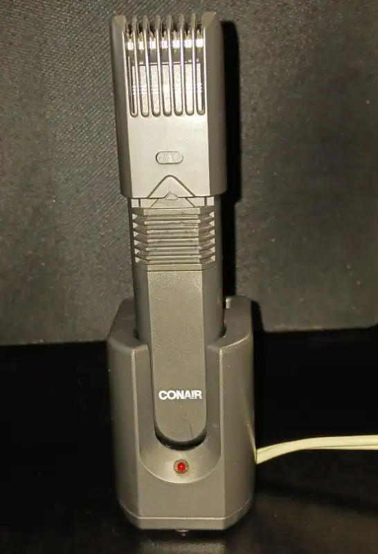 Conair modèle: HT-160, 1,5 VDC. Tondeuse sans fil pour le visage in Other in Laval / North Shore - Image 2