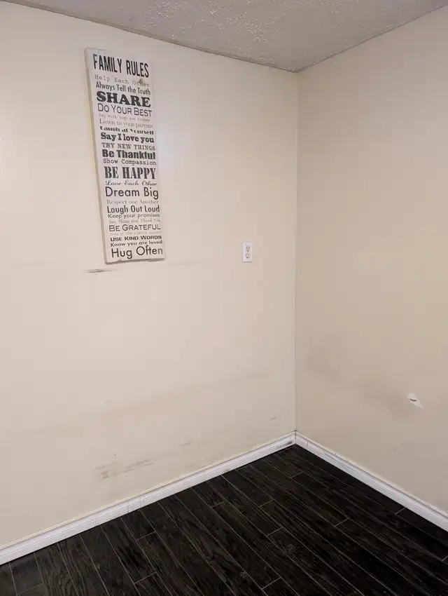 room to rent in Pickering in Room Rentals & Roommates in City of Toronto - Image 2
