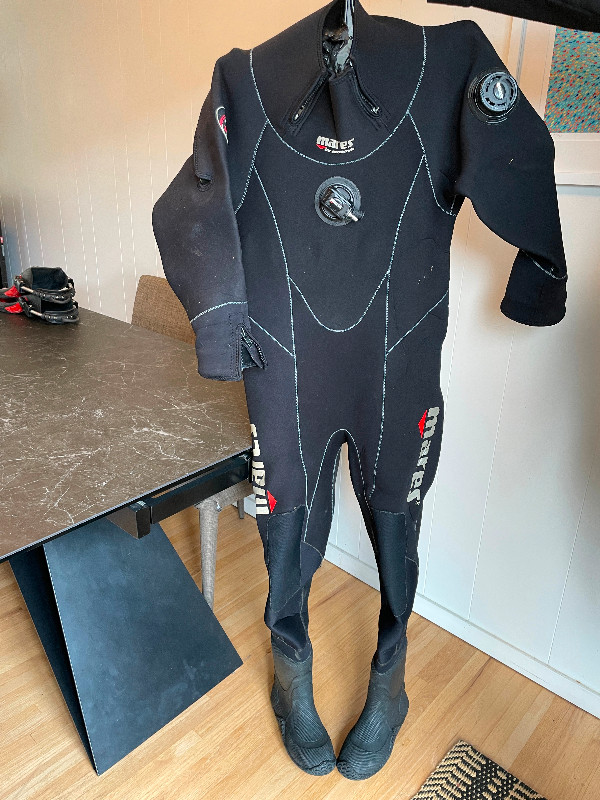Mares neoprene drysuit in Water Sports in Tricities/Pitt/Maple