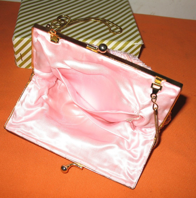 Ladies PINK Sequence Flash Style with Clasp (Brand NEW) Lot0010 in Women's - Bags & Wallets in Edmonton - Image 2