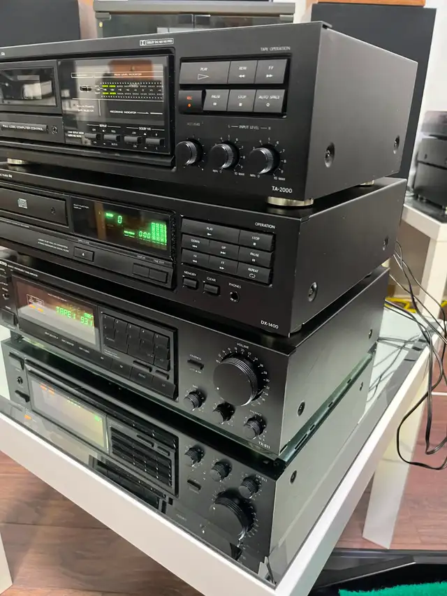 Onkyo Stereo Set in Stereo Systems & Home Theatre in City of Toronto - Image 4