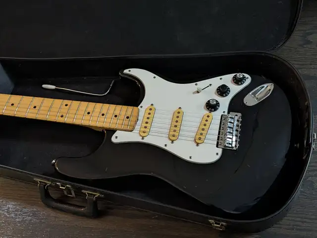 Vintage Japanese Stratocaster Clone from '70s in Guitars in Markham / York Region - Image 2