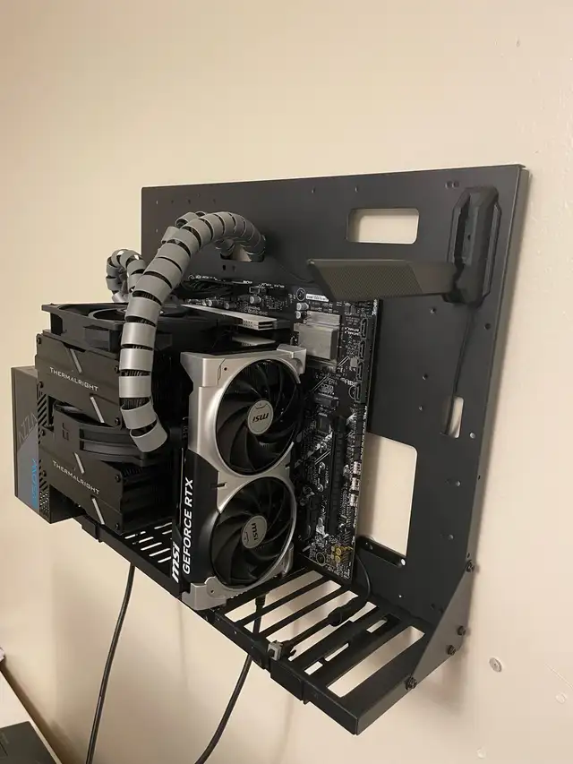 Newly Built Custom Wall-Mounted Intel Ultra 7 + RTX 5060 PC64236049631619121