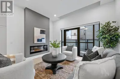 Brand New Executive 2 bed, 2 bath downtown condo for lease