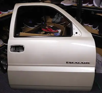 2003 Cadillac Escalade passenger door in white diamond tri-coat. All original - no scratches, dings...