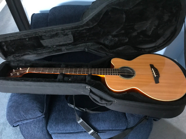 Takamine Super Jumbo Acoustic/Electric Bass Guitar EG512CG. in Guitars in St. John's - Image 3