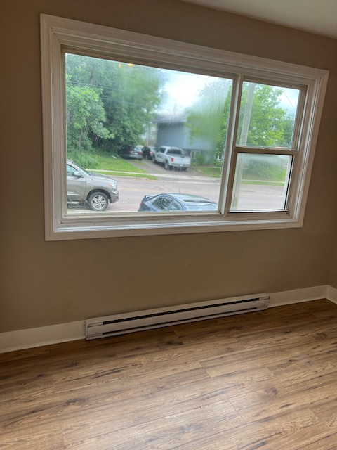 Large Clean 1BD for Rent