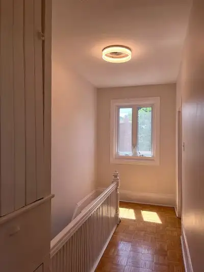 4 BIG and bright bedrooms over the top two floors of a restored heritage home just two blocks to uOt...