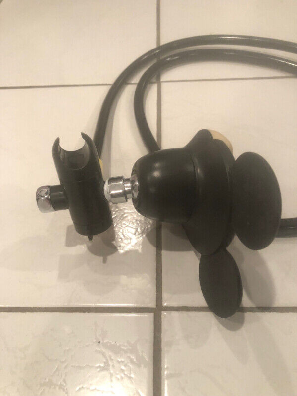 MICKEY MOUSE - SHOWER HEAD & HAND WAND in Bathing & Changing in Markham / York Region - Image 2