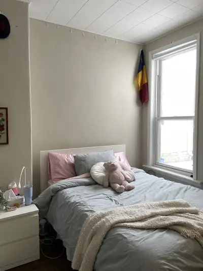 LOOKING FOR A FEMALE SUMMER SUBLET!!! $795/month – all inclusive (utilities + internet) 10-minute wa...