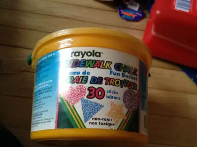 Crayola Side walk chalk/Craie deTrottoir: 30,  Nouveau/New, View more