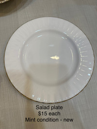 Val’dor Royal Albert Bone China Salad plate , mint condition, no