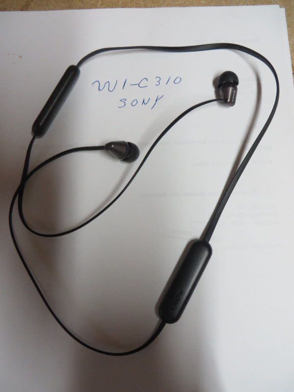 Ecouteur SONY  sans fils  WI-C310 dans Écouteurs  à Rimouski / Bas-St-Laurent - Image 2