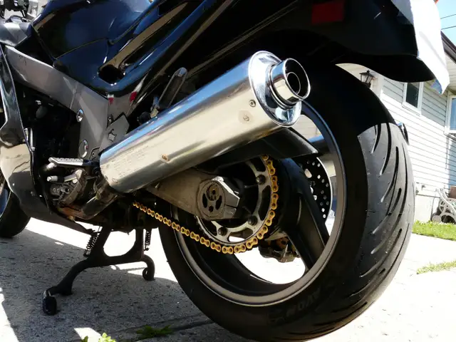 1990 Kawasaki ZX-11 Ninja in Sport Bikes in Edmonton - Image 4