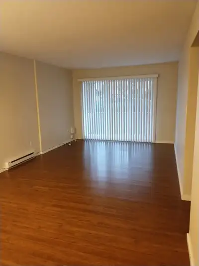 This charming 1 bdrm, 1 bthrm condo is conveniently located steps away from Oliver Woods Park and Co...