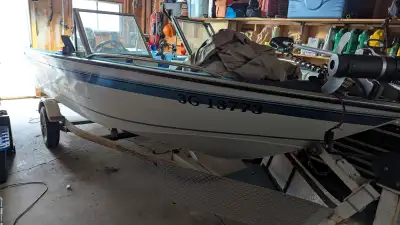 Full tune up just completed at Bob's Marine Shop. All cylinders tested near perfect compression (118...