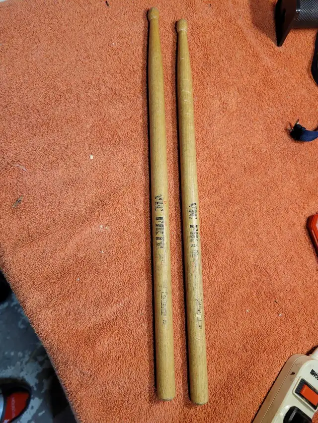 Vintage Vick Firth drum sticks  in Drums & Percussion in Windsor Region - Image 2