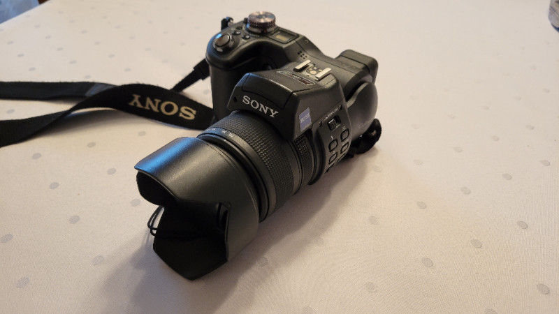 Sony DSC-F828 Digital Camera for sale  