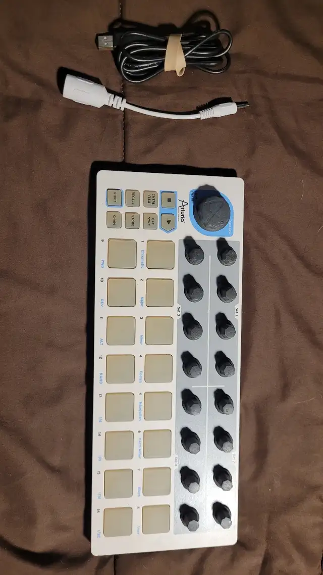 ARTURIA Beatstep Midi controller and Sequencer in Pro Audio & Recording Equipment in City of Toronto - Image 3