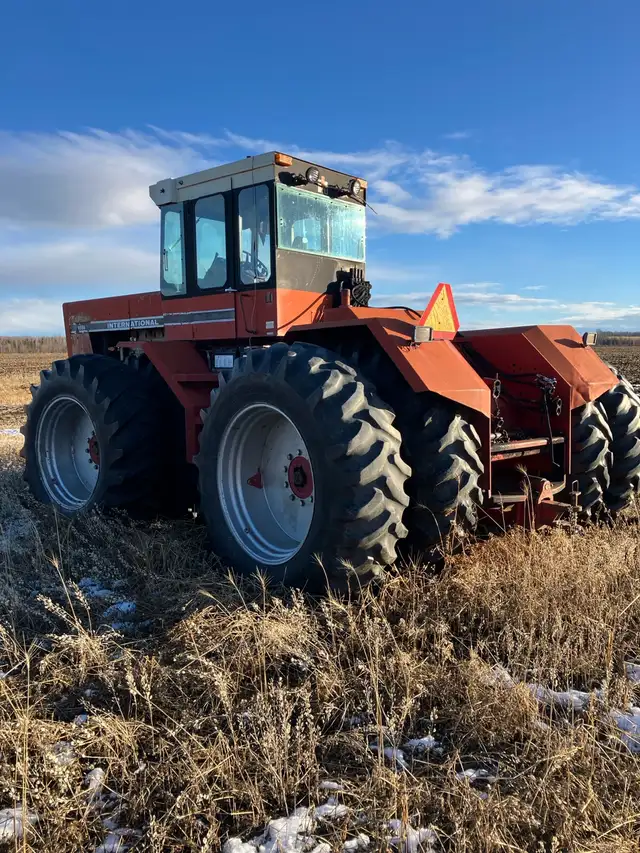 4586 international  in Farming Equipment in Fort St. John - Image 5