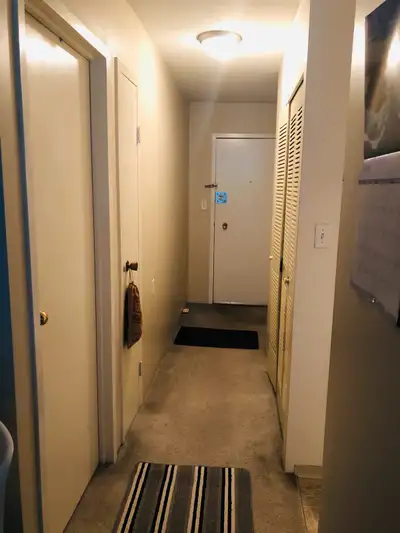 Private Furnished Room for Rent – Downtown Vancouver ✨ ALL INCLUDED – Just Move In! Location: Prime...