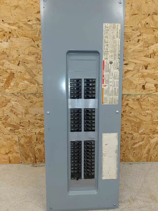 Panneau SQARE D 200 ampères in Electrical in Lac-Saint-Jean - Image 4