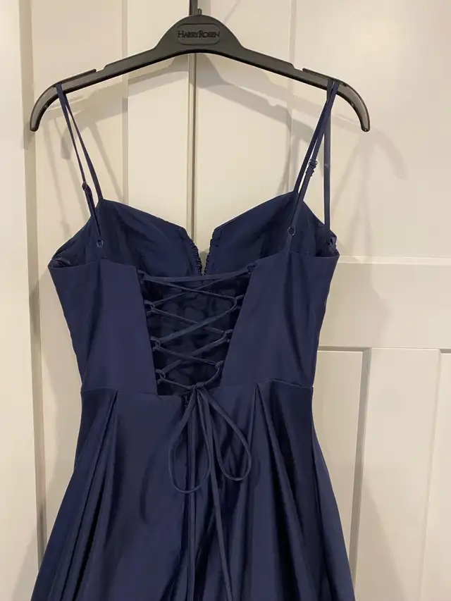 Gorgeous satin grad dress with pockets in Women's - Dresses & Skirts in Edmonton - Image 11