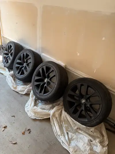 Selling 18inch alloy wheels powder coated black (originally silver). Wheel size: 18x8 Bolt pattern:...