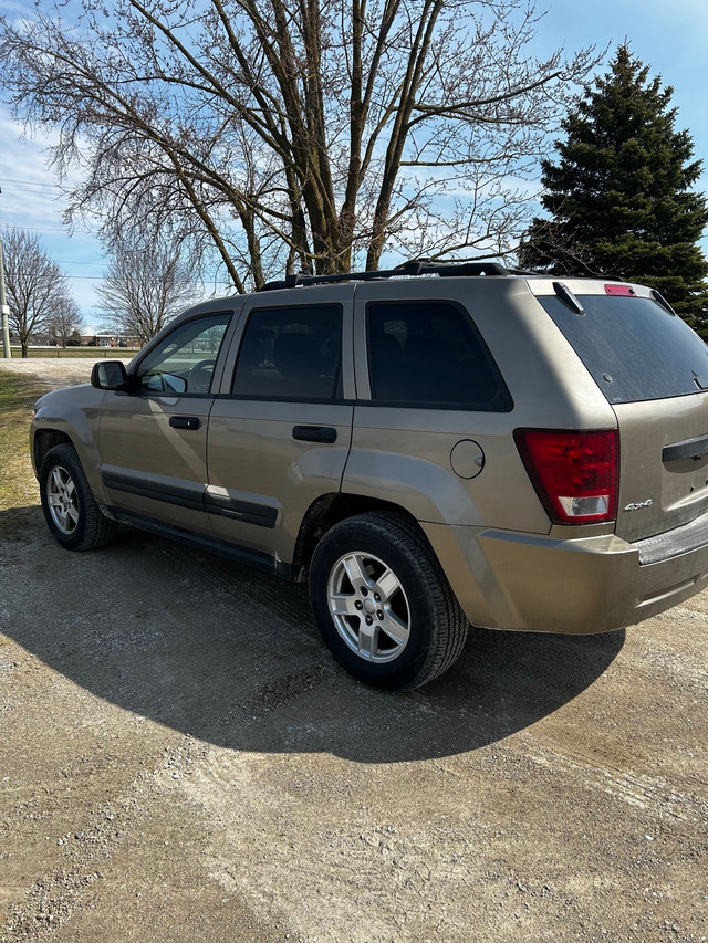 2005 4x4 jeep grand Cherokee in Cars & Trucks in Stratford - Image 3