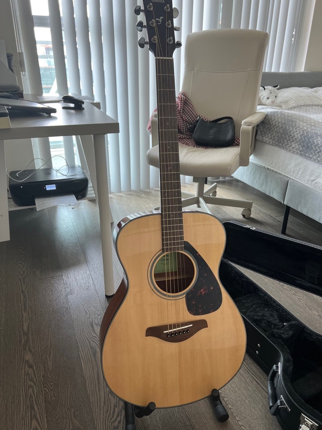 Yamaha fs800 + Gator hardshell wood case Guitars City of Toronto