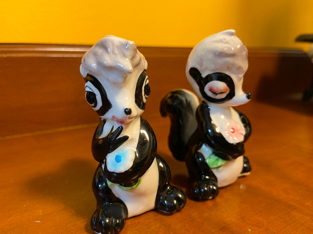 Vintage Anthropomorphic Skunks Salt & Pepper Shakers in Arts & Collectibles in Oshawa / Durham Region