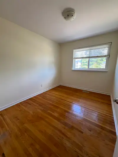 HIGHLIGHTS Rent Bedroom #2 for $950: 11 ft x 8.5 ft. Closet is 2 ft x 5 ft. Newly painted bedroom as...