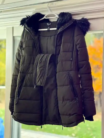 Thyme Maternity Coat with Bell Extender, Size Small, Excellent Condition! (only worn 2 months).