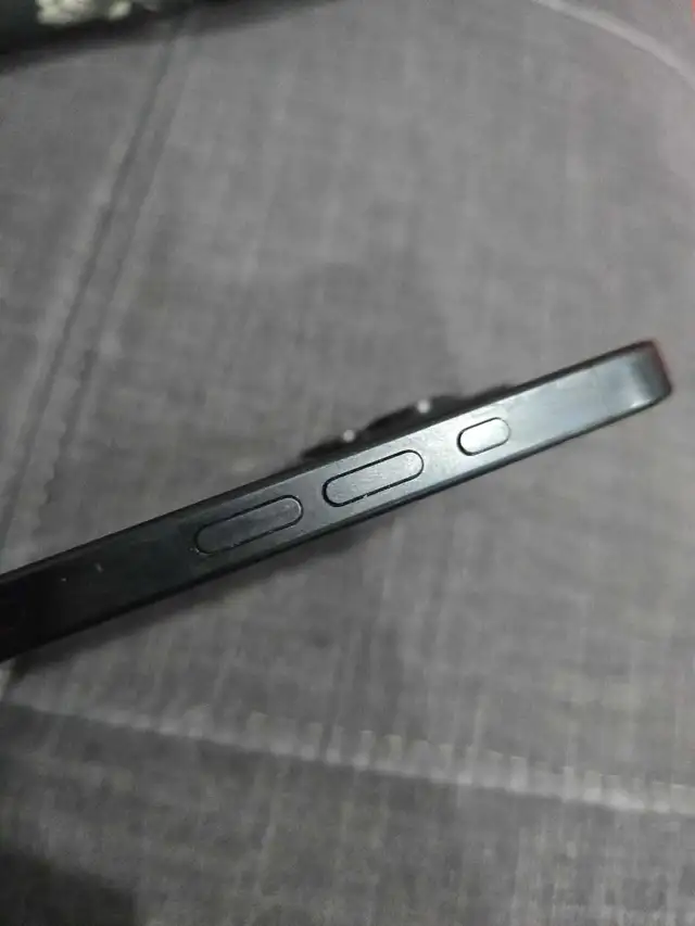 Apple iPhone 15 Pro max 256 gb in Cell Phones in Markham / York Region - Image 3
