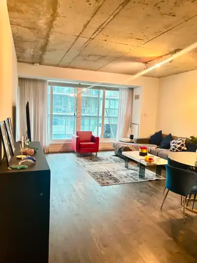 Spacious 1 Bed + Den Condo for Rent – 75 Portland St (King West / Toronto) ------------- Overview Br...