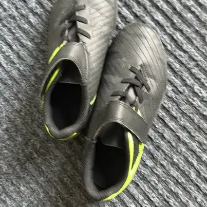 Indoor soccer shoes - Size US 1