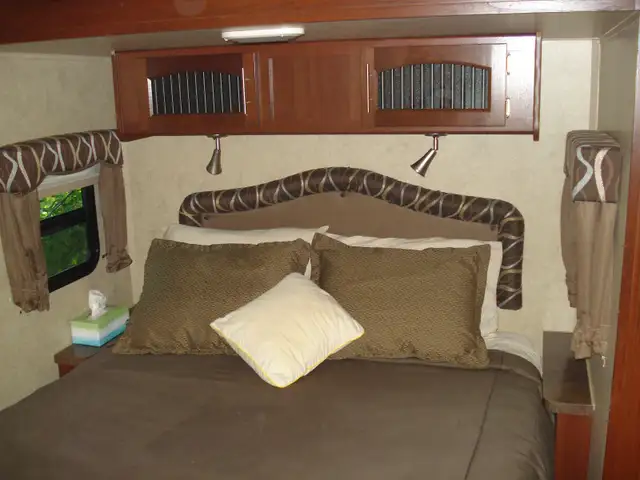 2015 forest river Flagstaff V-Lite {one owner} in Travel Trailers & Campers in Regina - Image 10