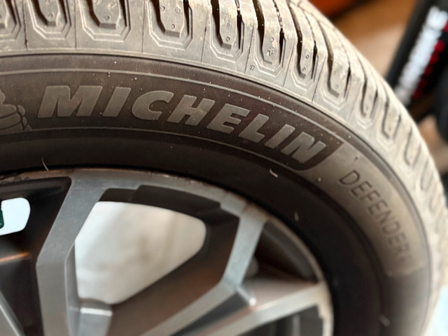 4 Michelin Defender All season 255/60R19 on original GMC rims in Tires & Rims in Mississauga / Peel Region