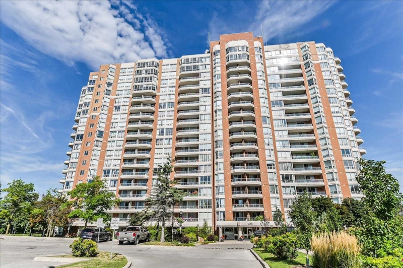 430 mclevin ,1 bdrm plus den Condo Apartment Rent + Parking Long Term