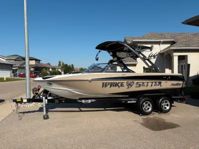 Really great family boat in amazing condition. Kids are getting older and we just aren’t using it en...