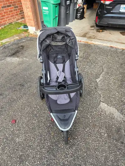 This Evenflo jogger stroller is perfect for active parents! It's in used condition and ready for new...