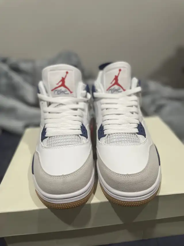 Jordan 4 SB Navy in Men's Shoes in Calgary - Image 2