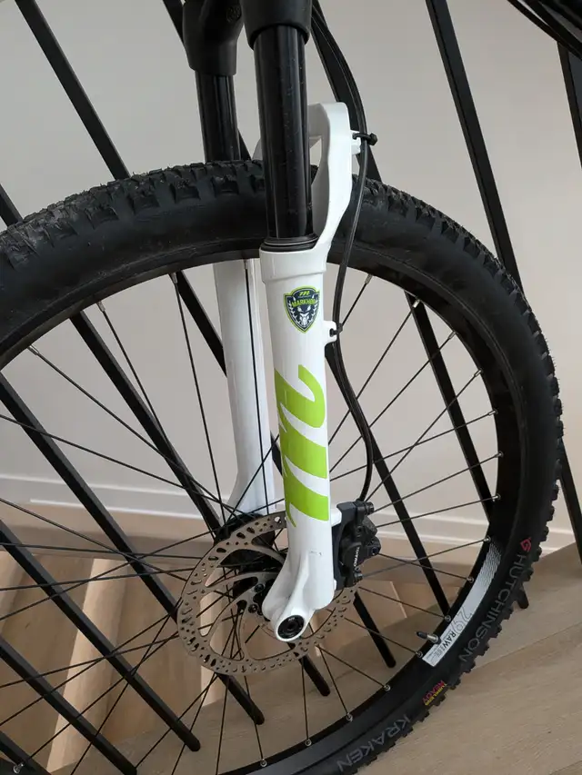 LIKE NEW 29" Decathlon Rockrider XC 100 Mountain Bike - Size S in Mountain in Ottawa - Image 10
