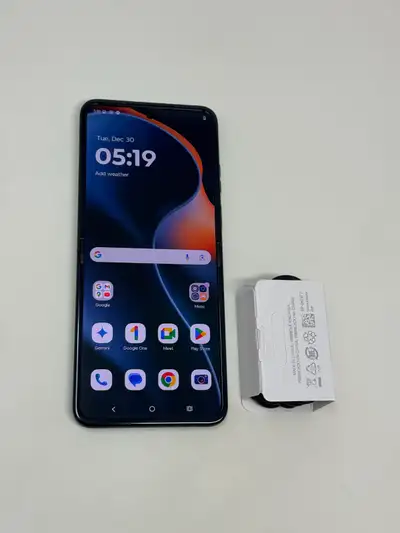 Motorola Razr 2025 256GB Unlocked Like New w/Warranty, View more