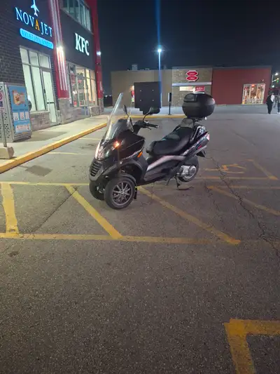 Ready to drive , daily plated n insured , traveling soon , original piaggio fully maintained, servic...