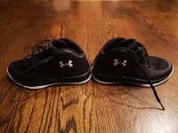 Under Armour  basketball shoe for youth, US size 3