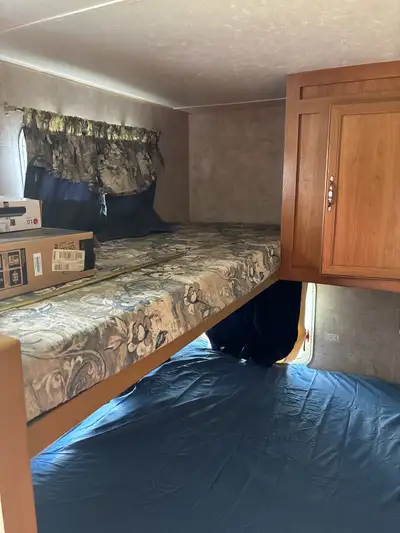 Ideal for a couple. Easy to, easy to park and easy on gas. Brand new electric awning ($6000). A gas...